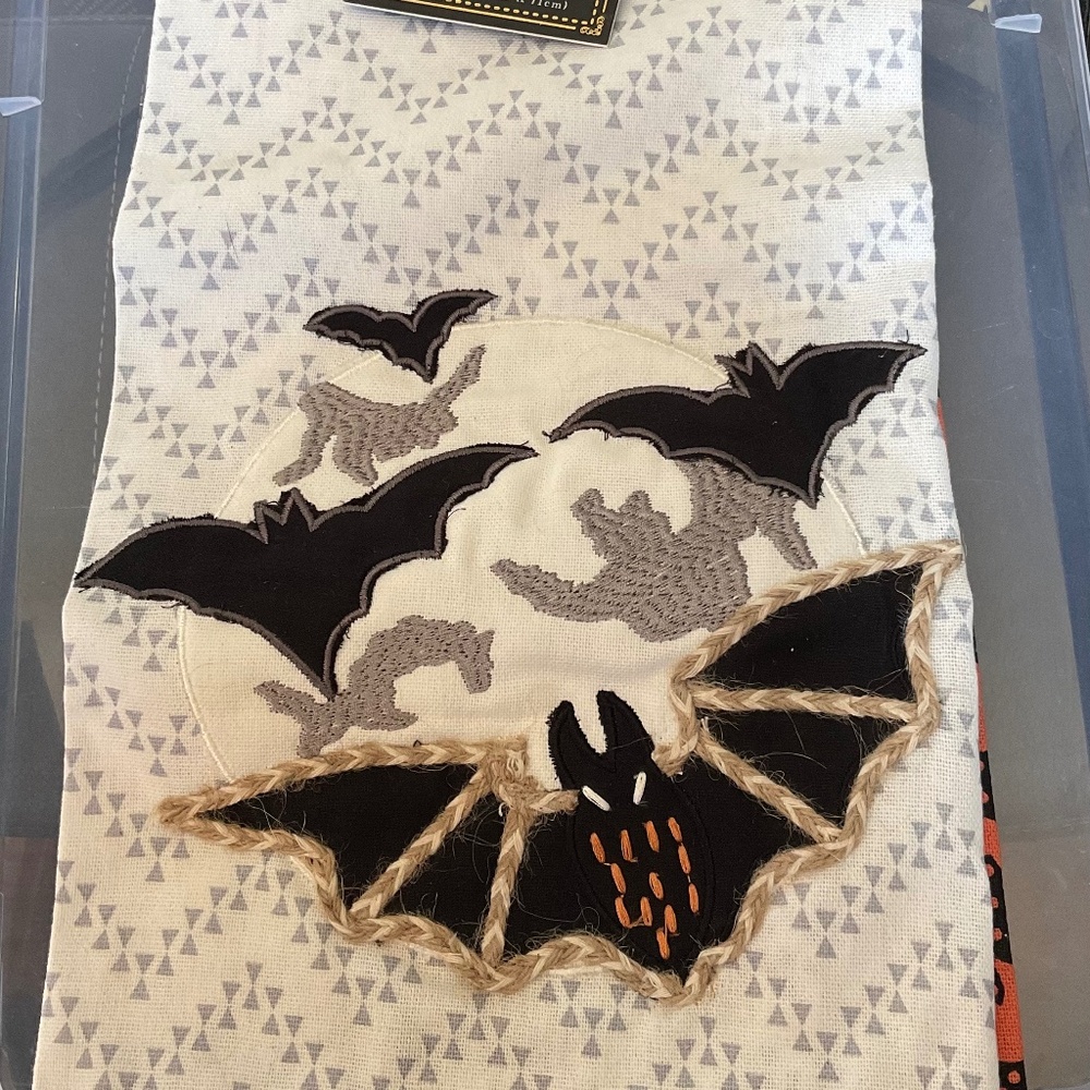 KITCHEN TOWELS HALLOWEEN  NWT